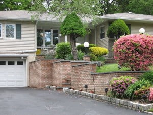 Retaining wall brick